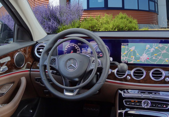 Mercedes E-Klasse BR 213 mit Fahrhilfen von Kempf