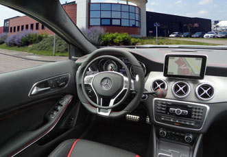 Mercedes GLA mit Darios Gasring und Handbetriebsbremse