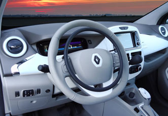 Renault Zoe mit Fahrhilfen Darios und Handbetriebsbremse von Kempf