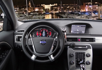 Volvo V70 mit Darios Gasring als Fahrhilfen von Kempf