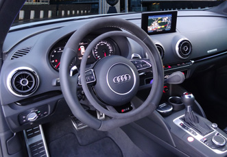 Audi RS3 mir Darios Fahrhilfen von Kempf