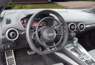 AUdi TT mit Darios Fahrhilfen