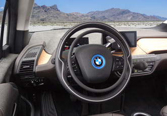 BMW i3 mit Darios Fahrhilfen von Kempf