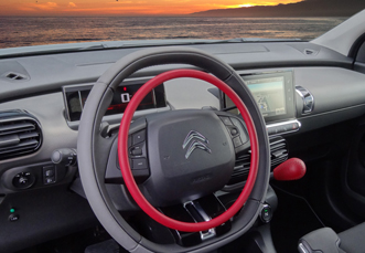 Citroën C4 Cactus mit Fahrhilfen Darios und Handbetriebsbremse von Kempf