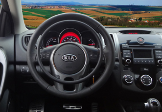 Kia Forte mit Darios und Handbetriebsbremse als Fahrhilfen von Kempf