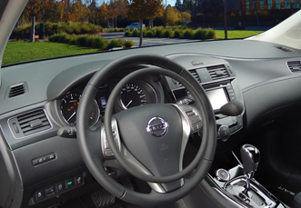 Nissan Pulsar mit digitalem Gasring Darios und Bremse als Fahrhilfen für Fahrer mit Handicap