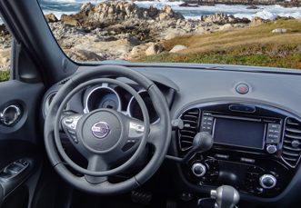 Nissan Juke mit Darios und Handbetriebsbremse von Kempf als Fahrhilfen