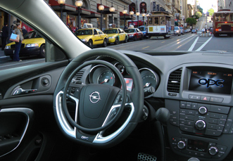 Opel Insigna mit Darios und Handbetriebsbremse als Fahrhilfen von Kempf