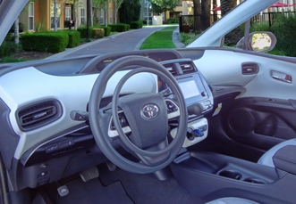 Toyota Prius mit digitalen Fahrhilfen Darios von Kempf