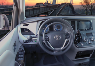 Toyota Sienna mit digitalem Gasring Darios als Fahrhilfe